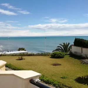 apartamento-a-pie-de-playa-nerja.hotelsinnerja.org/