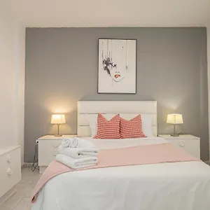  Apartamento Perfect Getaway In Triana - 15m Walk Giralda
